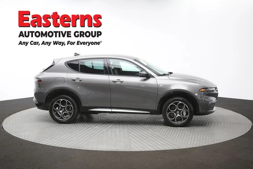 Used 2024 Silver Alfa Romeo Ti image 43