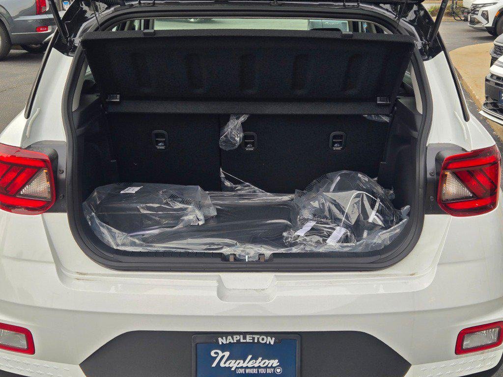 New 2026 Lunar Hyundai SEL w/Two-Tone Roof image 11