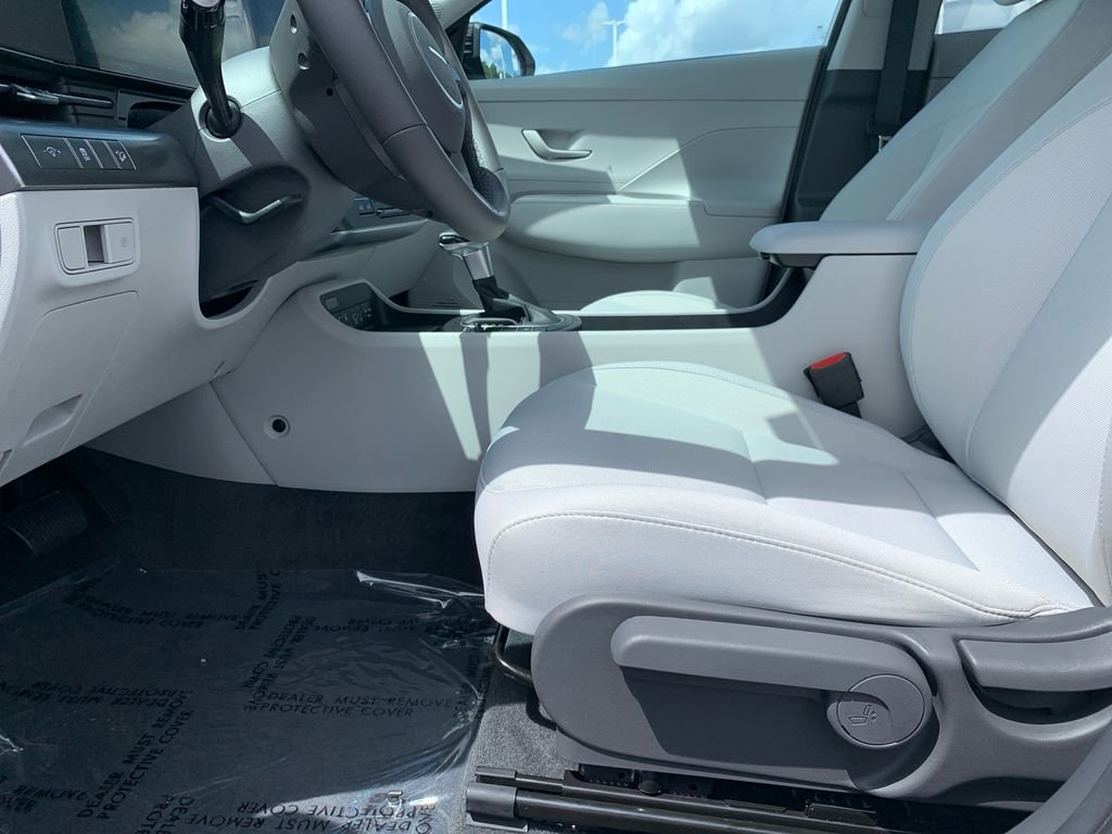 Used 2026 White Hyundai SEL Sport image 22