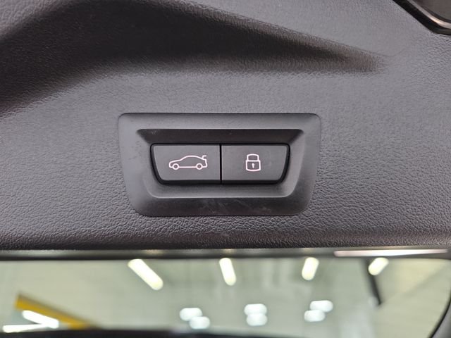 Certified Used 2024 Black Sapphire Metallic BMW xDrive40i image 31