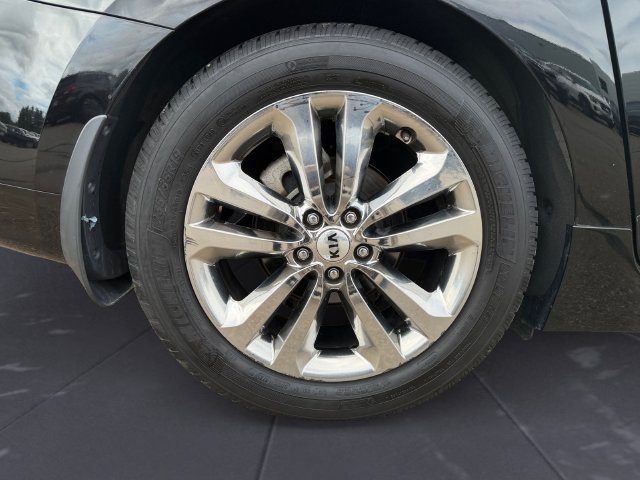 Used 2016 Black Kia SXL image 44