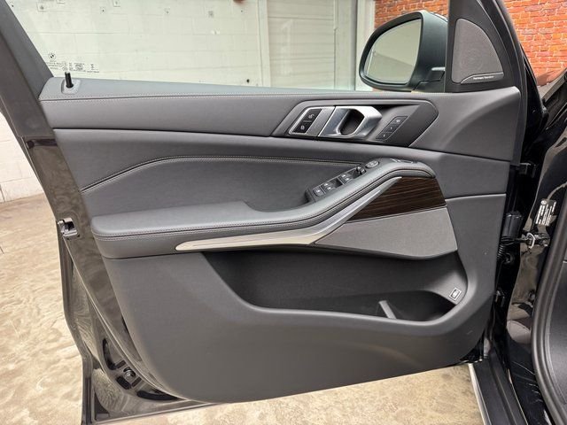 2025 BMW X5 50e - Photo 10