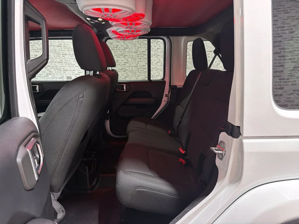Used 2019 Bright White Clearcoat Jeep Unlimited Sahara image 16