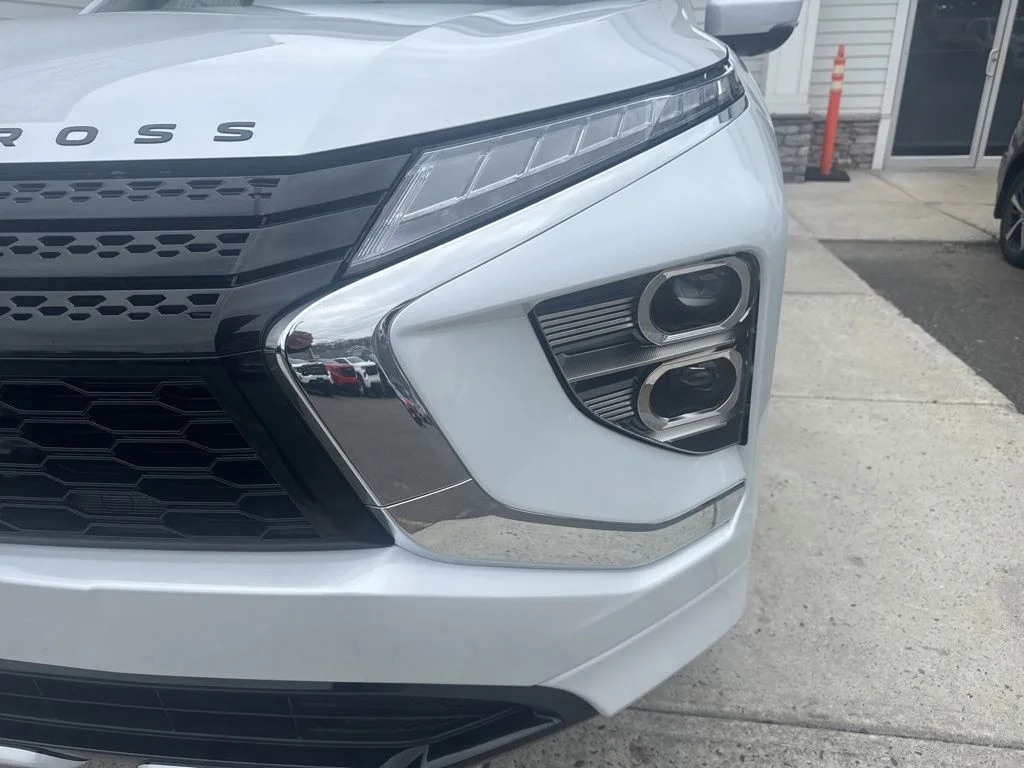 New 2026 White Mitsubishi SEL image 59
