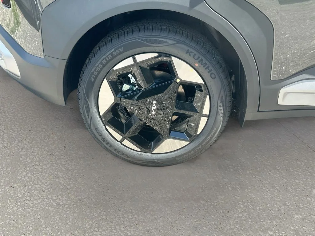 New 2027 Interstellar Gray Kia EX image 29