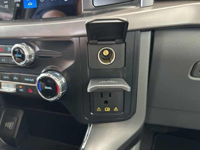 Used 2025 Agate Black Metallic Ford XLT image 35