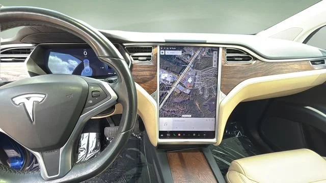 Used 2017 Blue Tesla 90D image 11