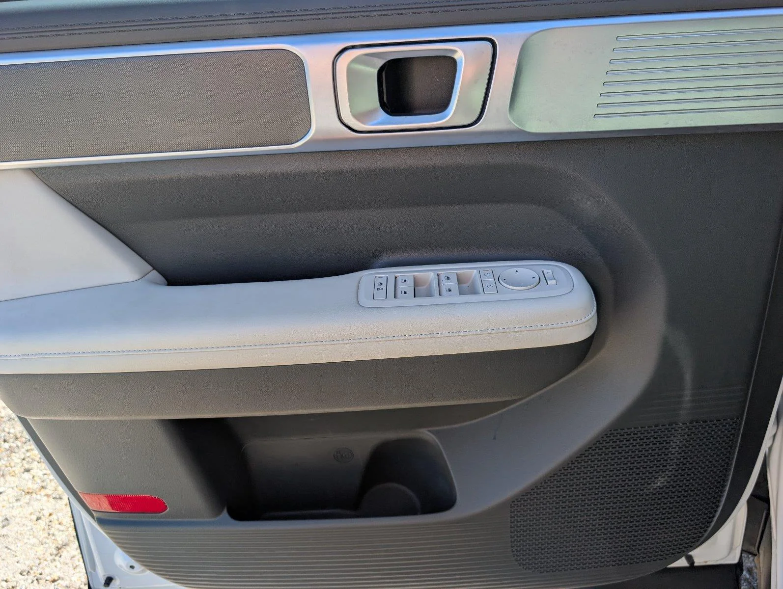 Used 2024 Serenity White Hyundai SEL image 19