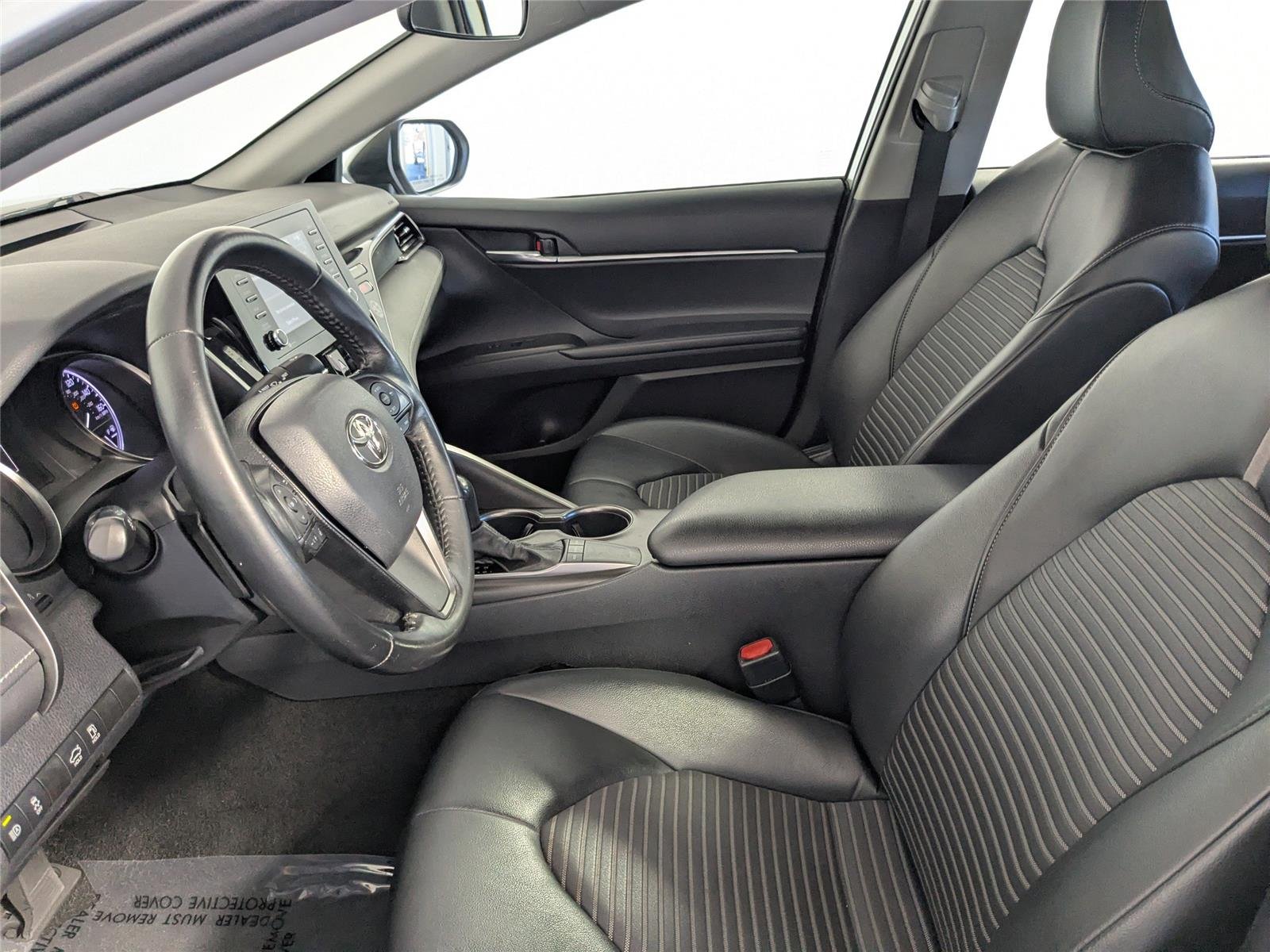 2022 Toyota Camry SE - Photo 8