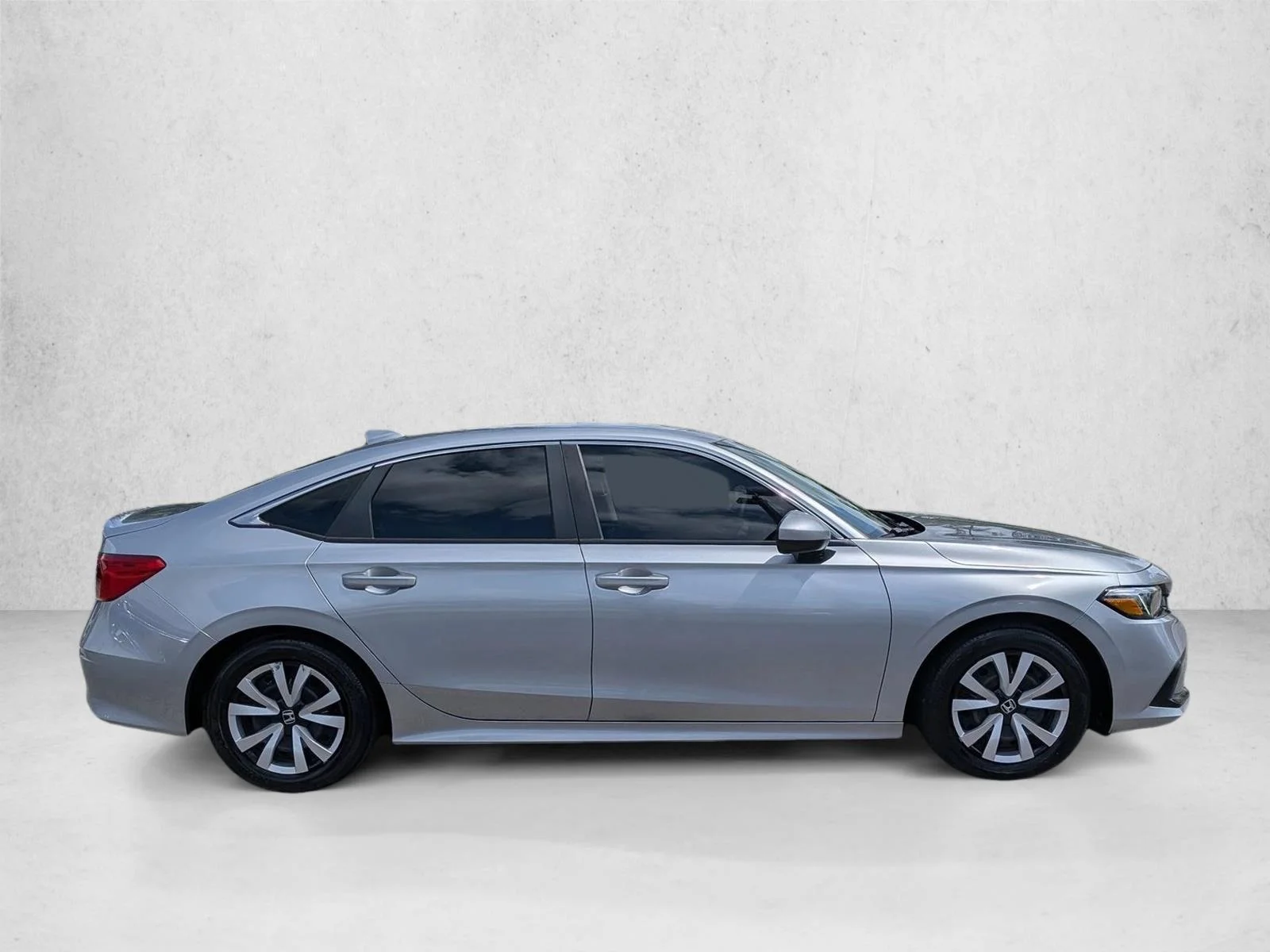 Used 2024 Lunar Silver Metallic Honda LX image 4