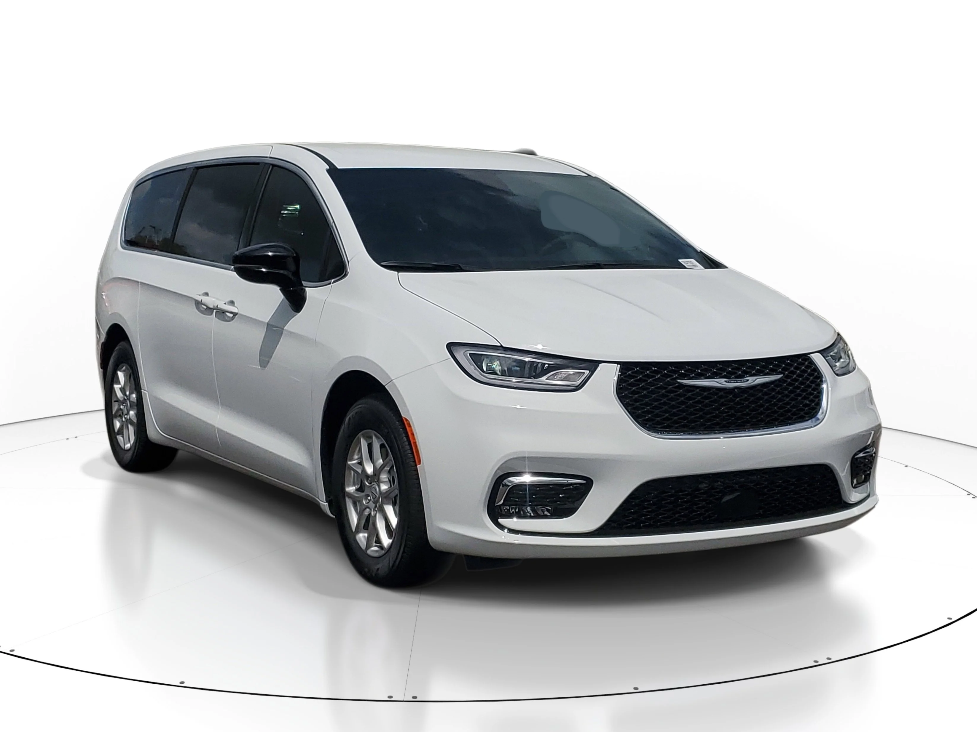 2026 Chrysler Pacifica Select's photo