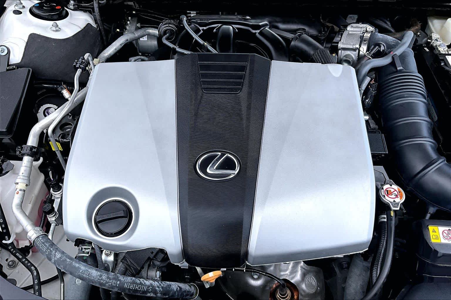 Used 2020 Eminent White Pearl Lexus  image 33