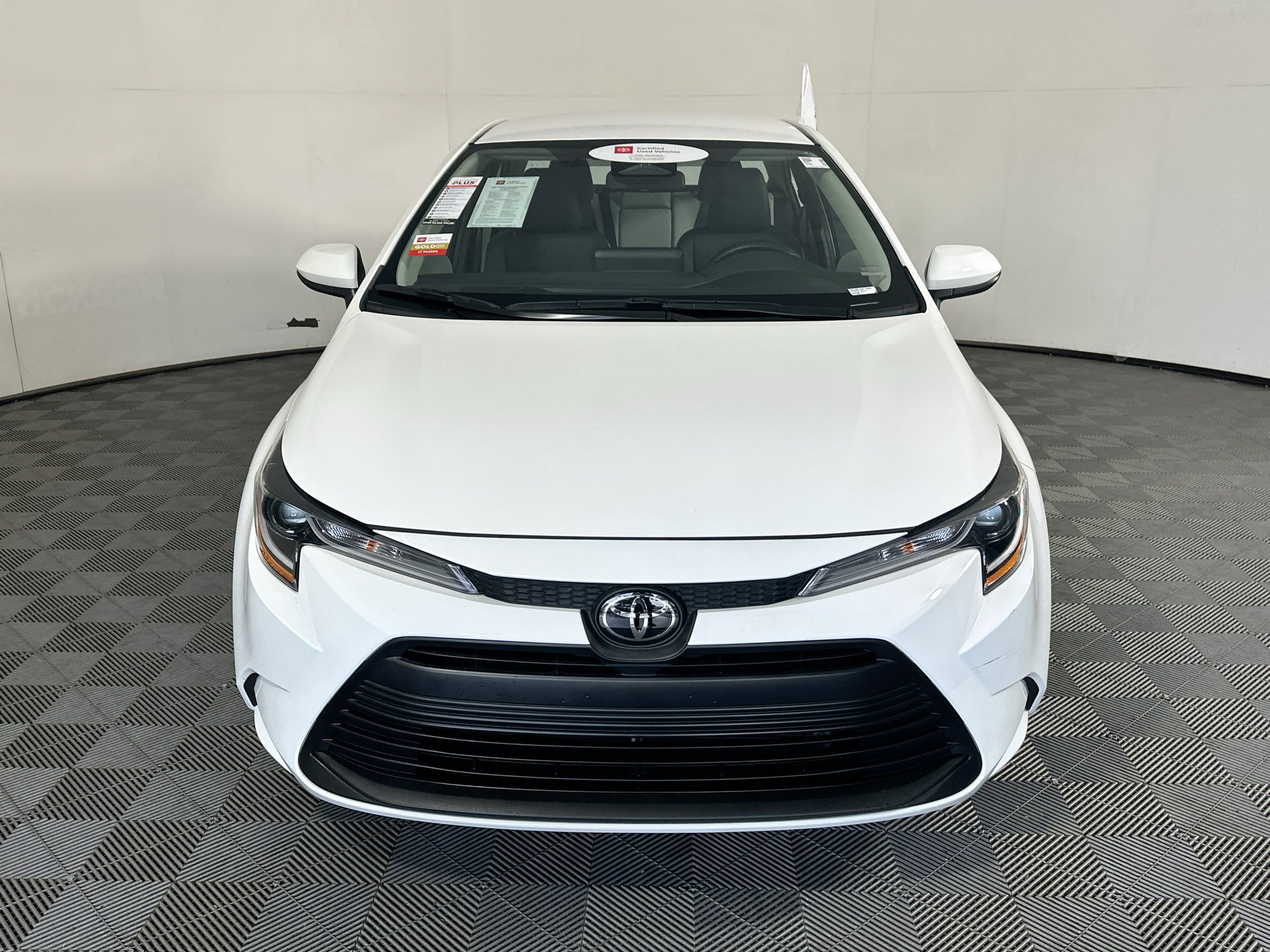 Certified Used 2025 Ice Toyota LE image 8