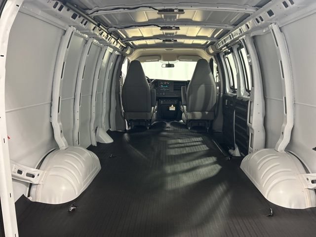 2026 Chevrolet Express Cargo Work Van - Photo 9