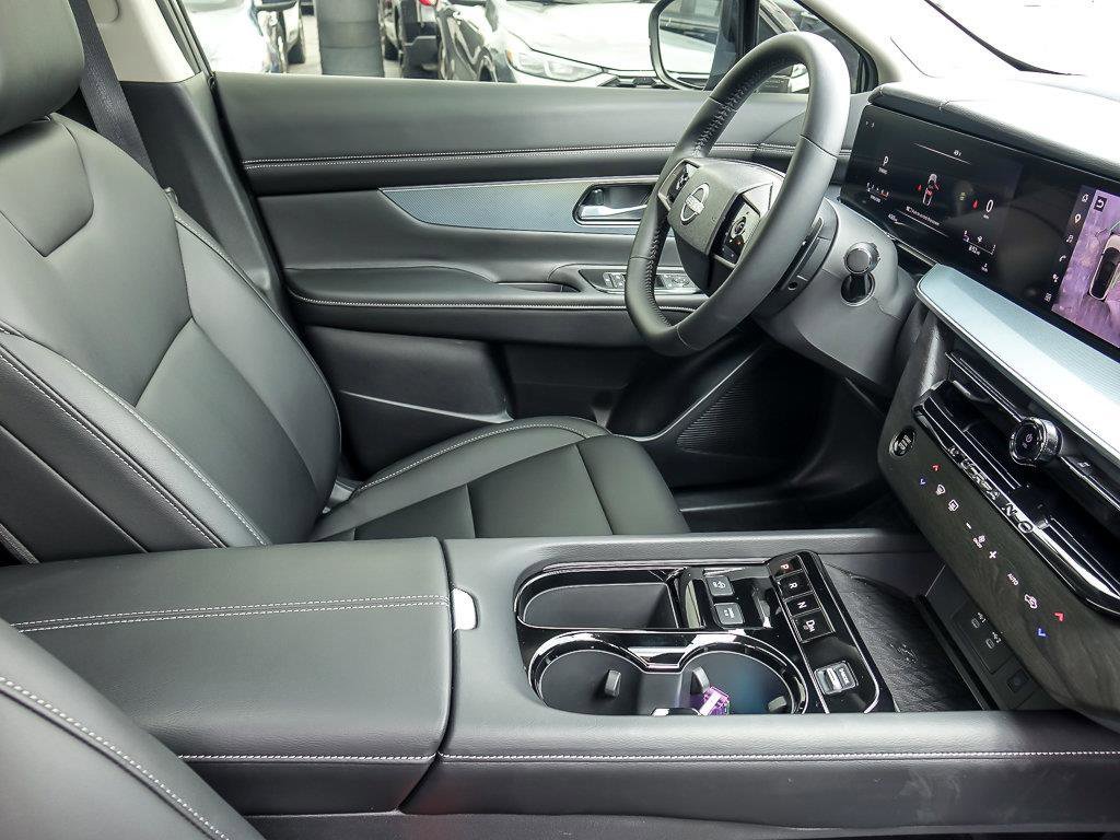 Used 2025 Gun Metallic Nissan SL image 34
