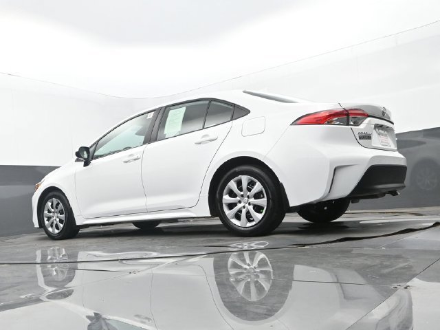 Used 2025 Ice Cap Toyota LE image 25