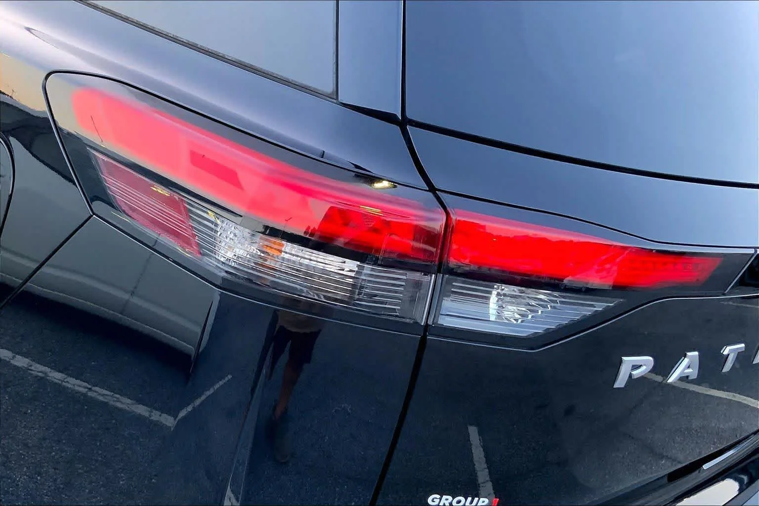 Used 2022 Super Black Nissan SV image 25