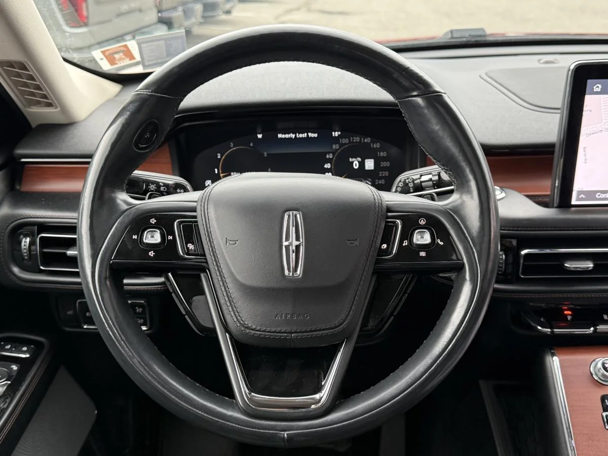 Used 2020 Red Lincoln Reserve Awd image 28