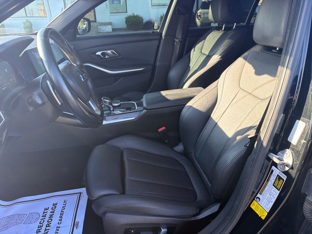 Used 2020 Black BMW 330i image 3