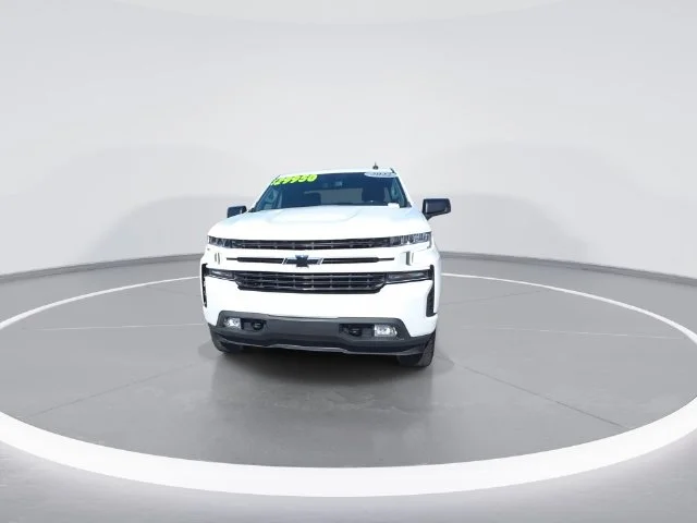 Used 2022 White Chevrolet RST image 3