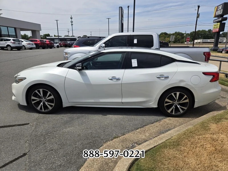 Used 2016 Pearl White NISSAN PLATINUM image 2