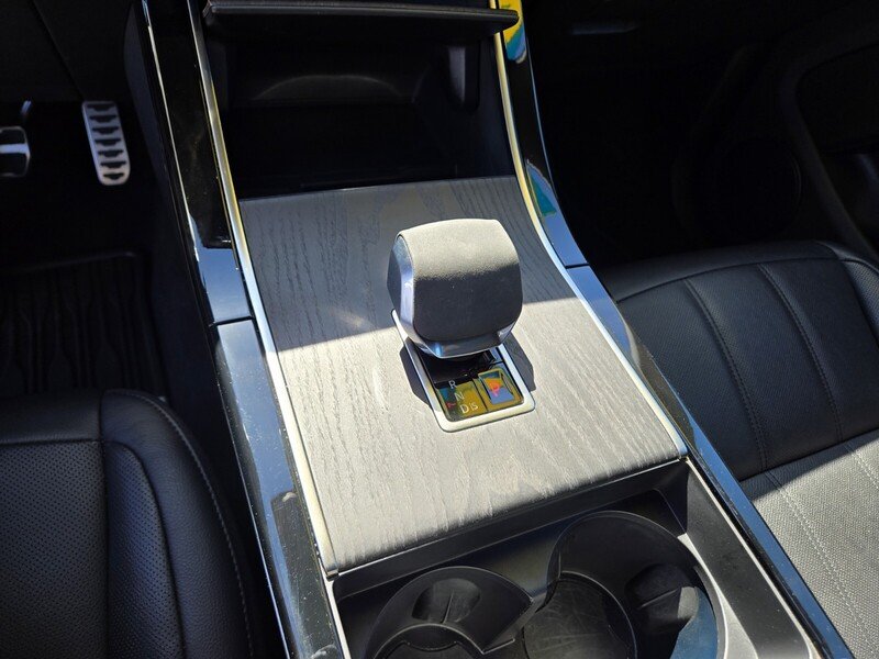 Used 2024 White LAND ROVER DYNAMIC SE AWD image 21