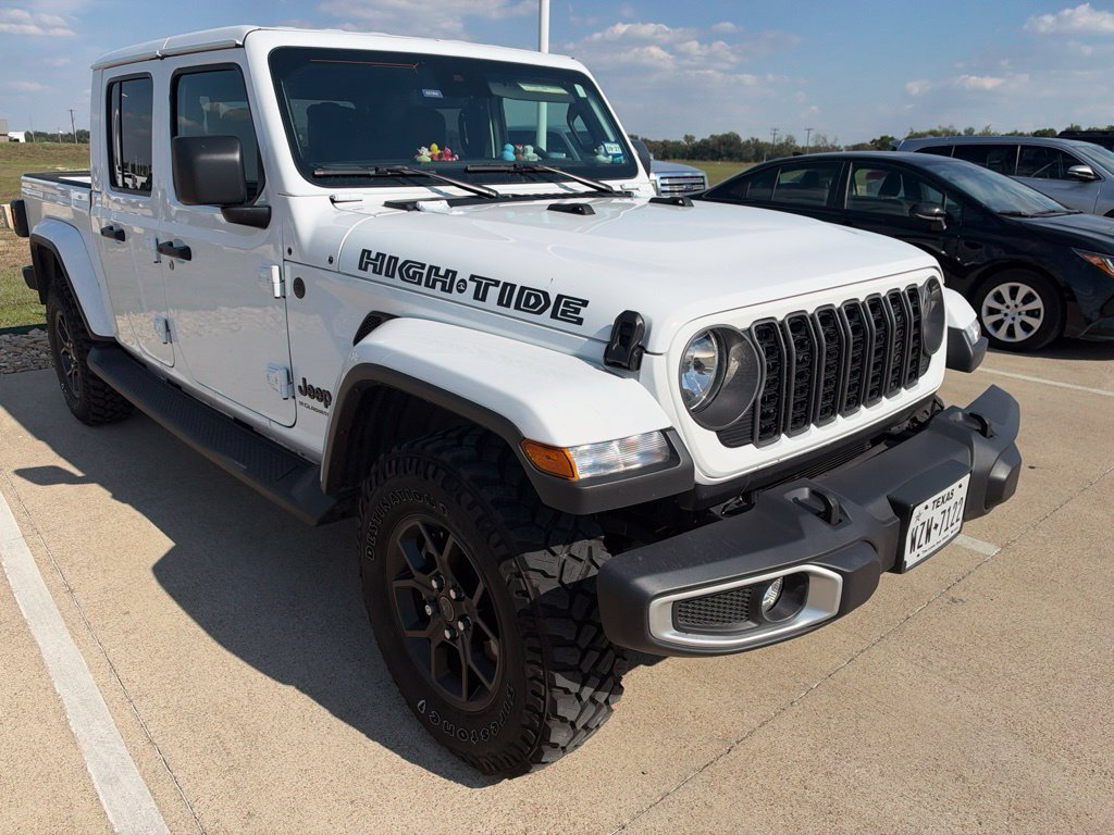 Used 2025 White Jeep High Tide image 2
