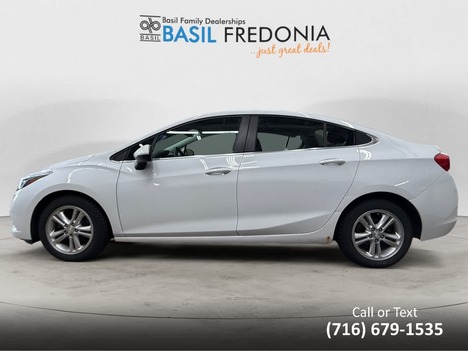 Used 2017 Chevrolet Cruze LT with VIN 1G1BE5SM8H7255191 for sale in Fredonia, NY