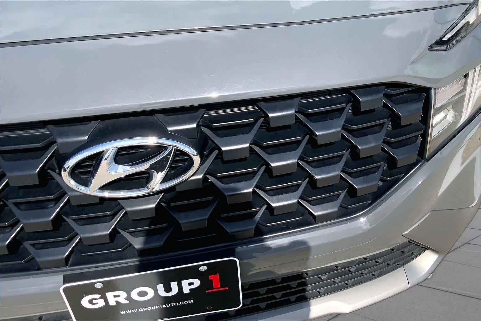Used 2023 Hampton Gray Hyundai SEL image 29