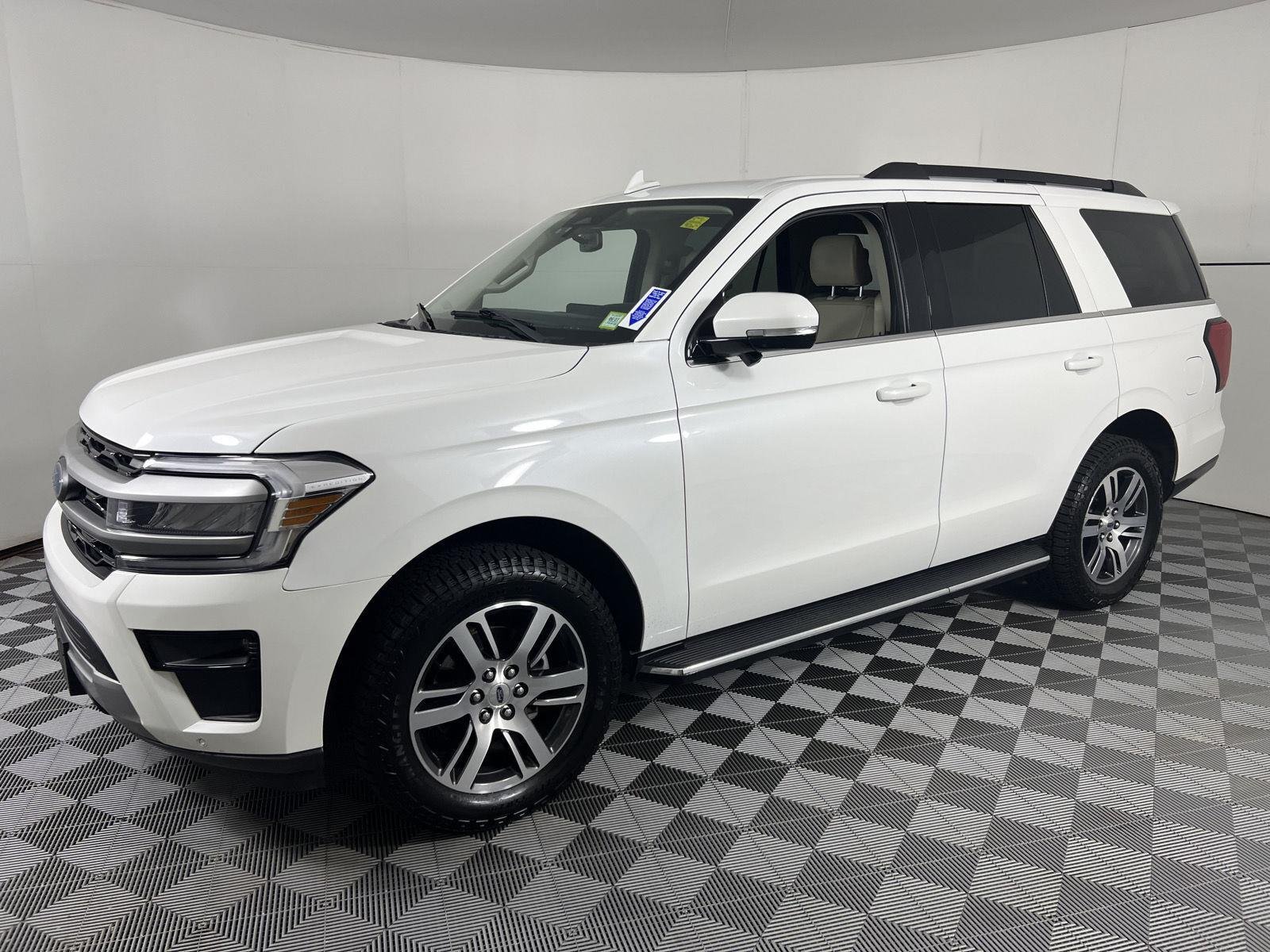 Used 2023 Star White Metallic Tri-Coat Ford XLT image 8
