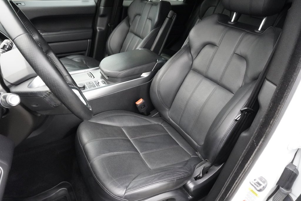 Used 2017 White Land Rover SE image 20