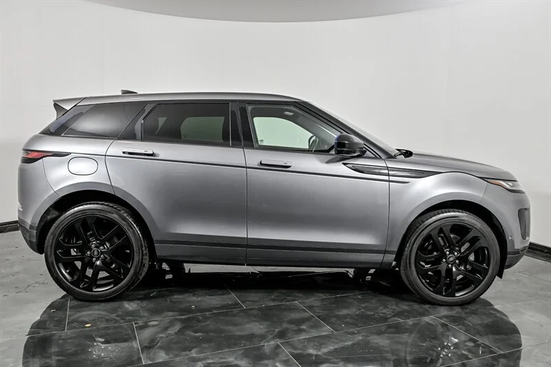 Used 2020 Corris Grey Metallic Land Rover SE image 10