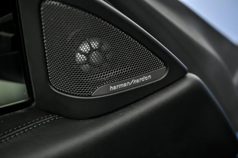 Used 2018 Yas Marina Blue Metallic BMW  image 14