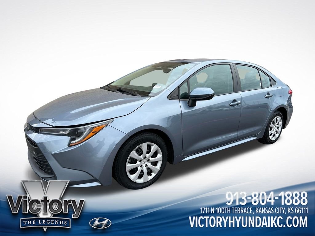 Used 2024  Toyota LE image 1