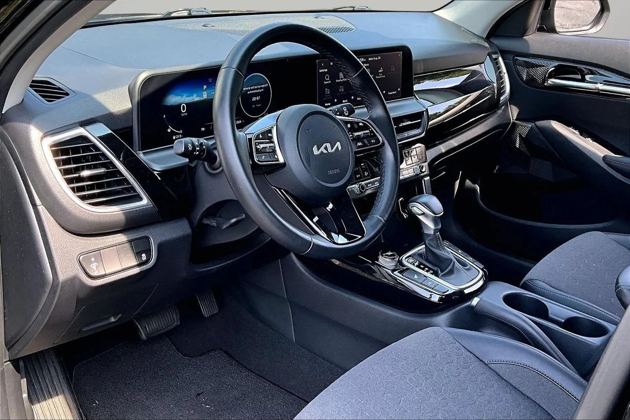 Certified Used 2025 Black Kia X-Line image 18