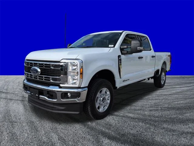 New 2026 Oxford White Ford F-350® XLT image 8