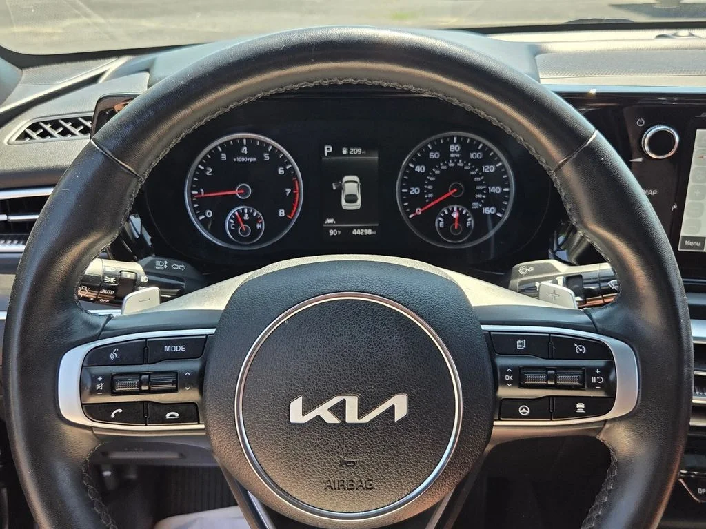 Used 2023 Black Kia GT image 27