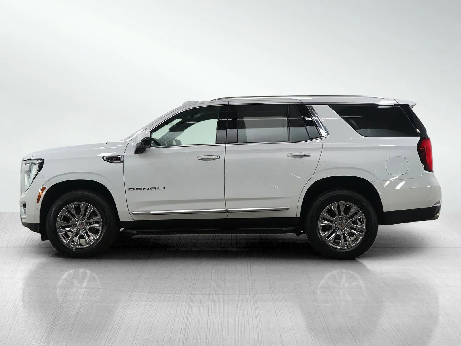 Used 2025 GMC Yukon Denali with VIN 1GKS2DRL4SR209154 for sale in Wayzata, Minnesota