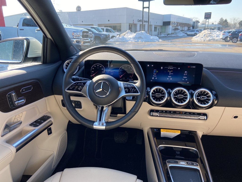 Certified Used 2026 Polar White Mercedes-Benz GLA 250 4MATIC® image 11