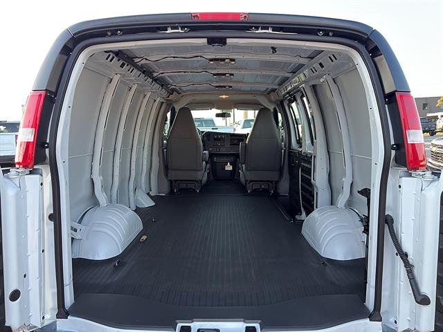 2025 Chevrolet Express Cargo Work Van - Photo 12
