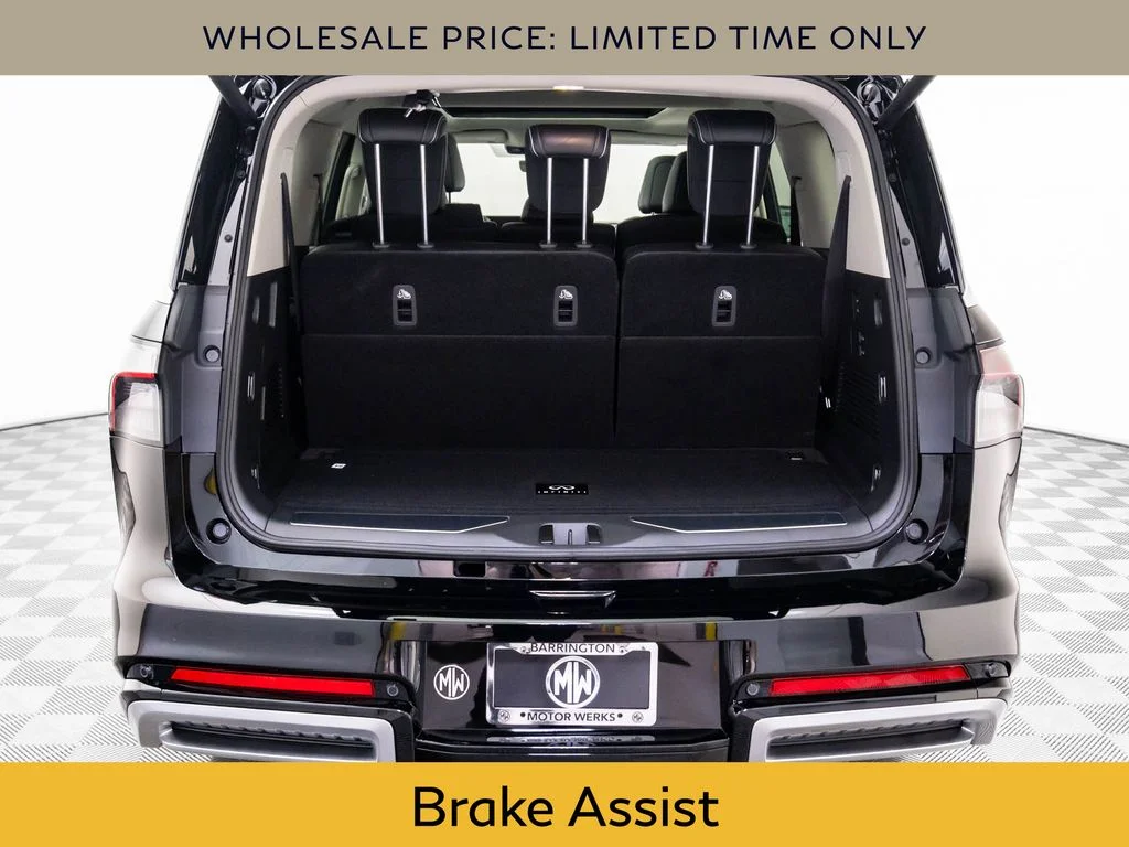 Used 2026 Black INFINITI LUXE image 29