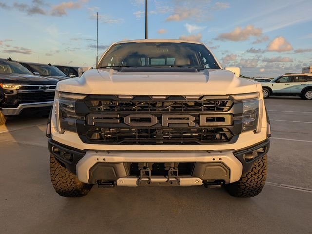 2025 Ford F-150 Raptor - Photo 2