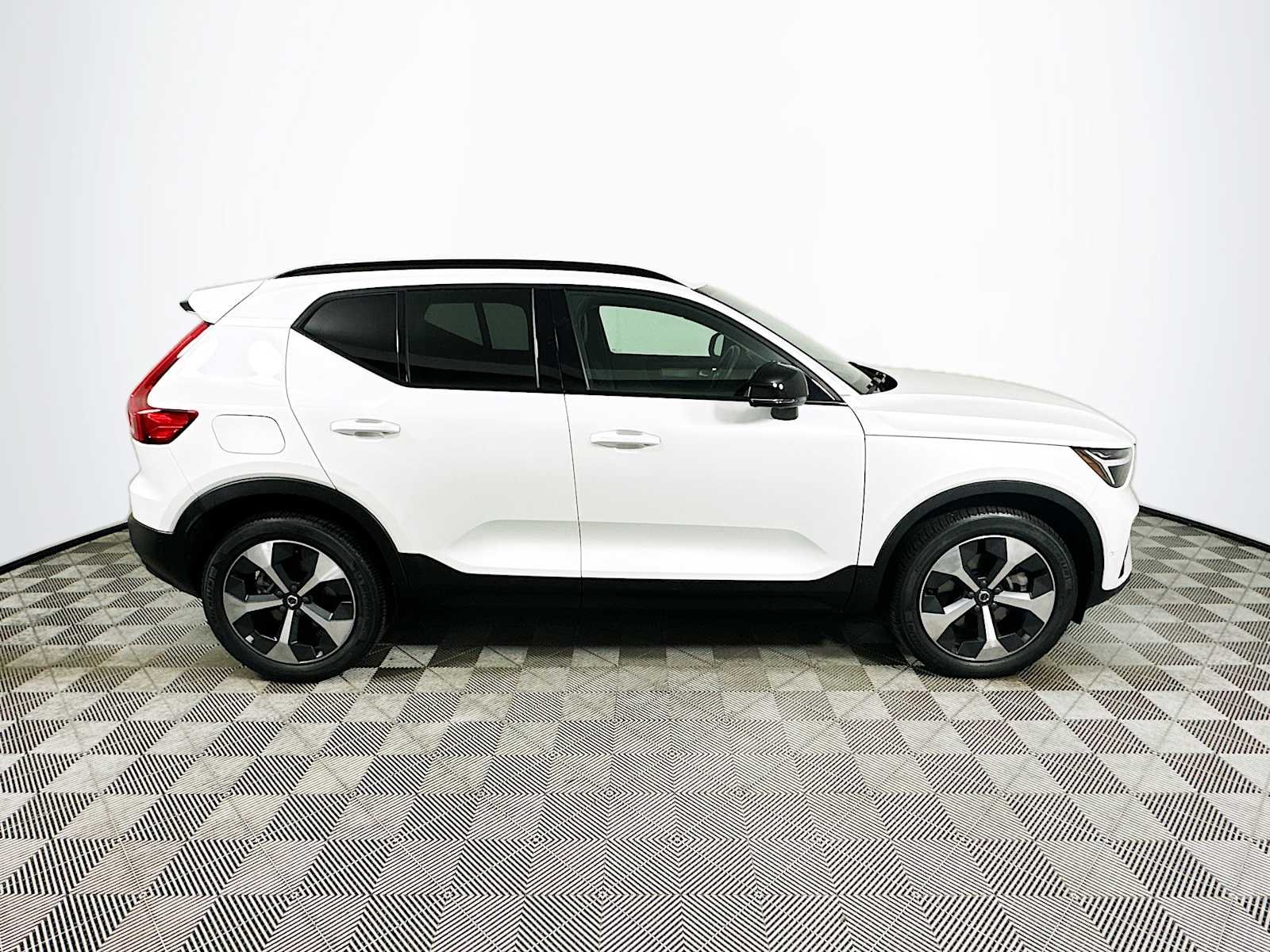 Certified Used 2023 Crystal White Volvo Plus image 8