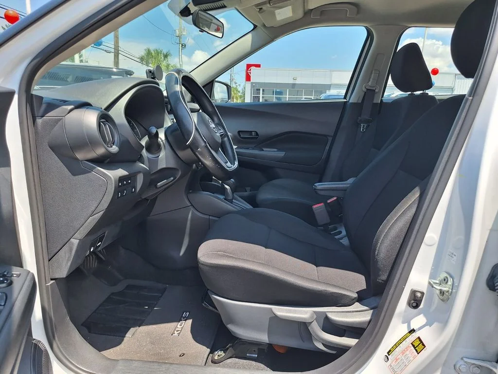 Used 2025 White Nissan S image 11