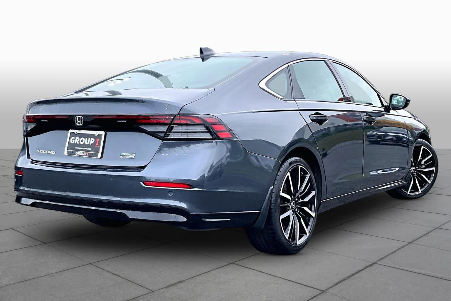 Used 2023 Meteorite Gray Metallic Honda Touring image 13