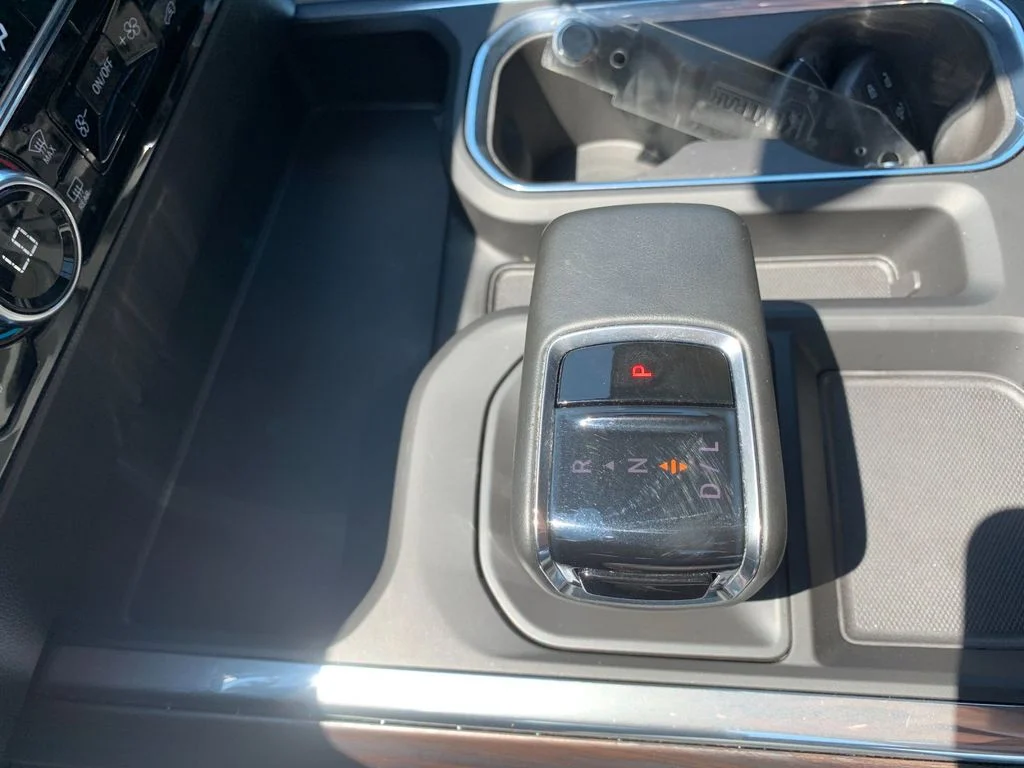 Used 2024 Silver GMC SLT image 21