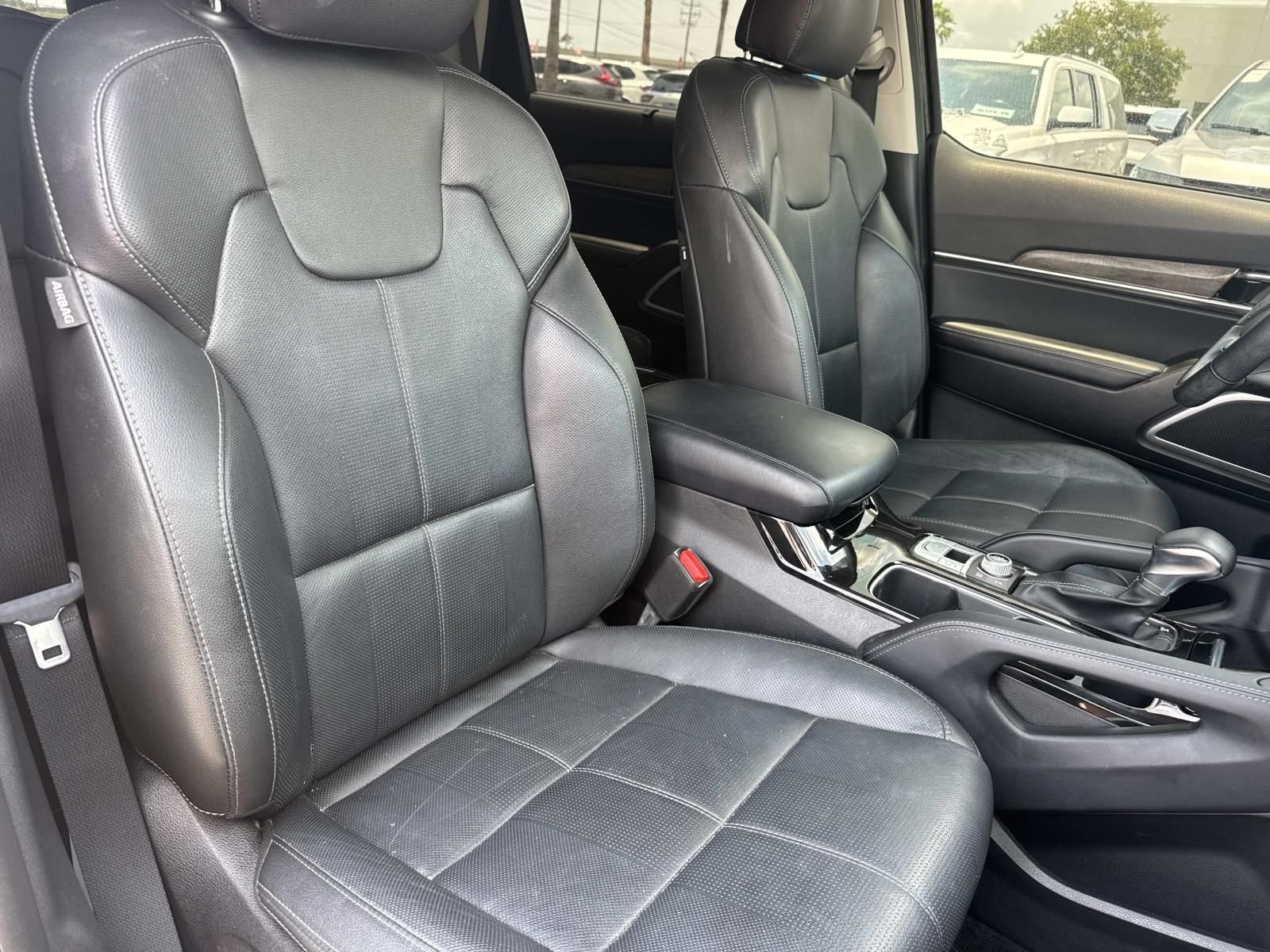 Used 2021 Black Kia EX image 15