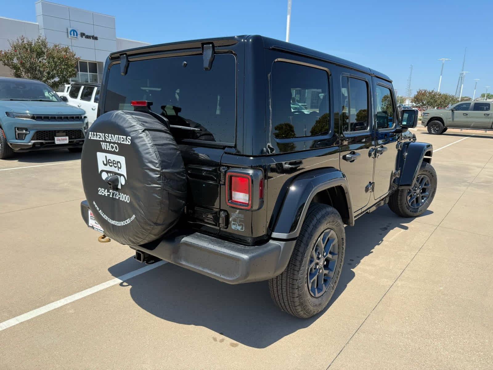 New 2026 Black Clear-Coat Exterior Paint Jeep 85th Anniversary image 6