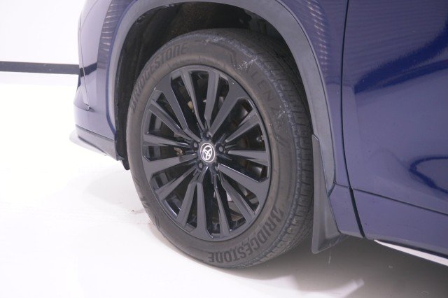 Used 2023  Toyota XSE image 13