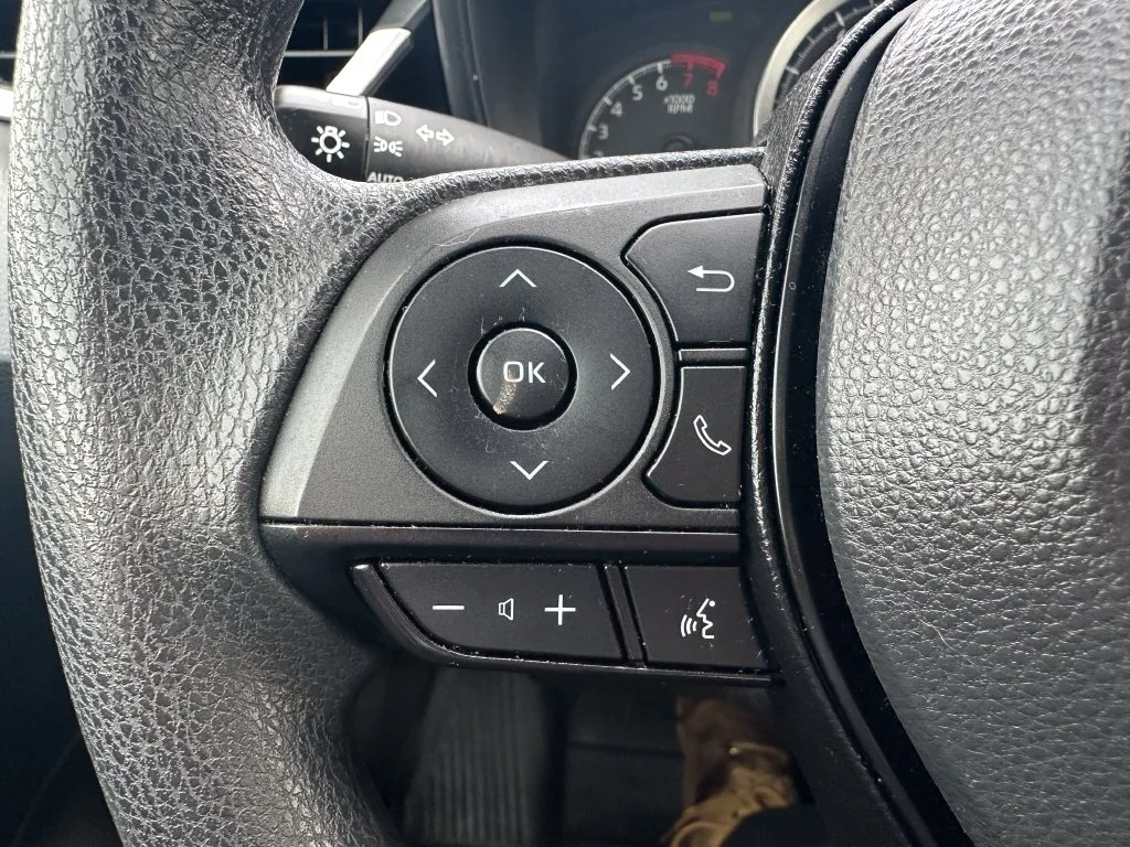 Certified Used 2022  Toyota LE image 21
